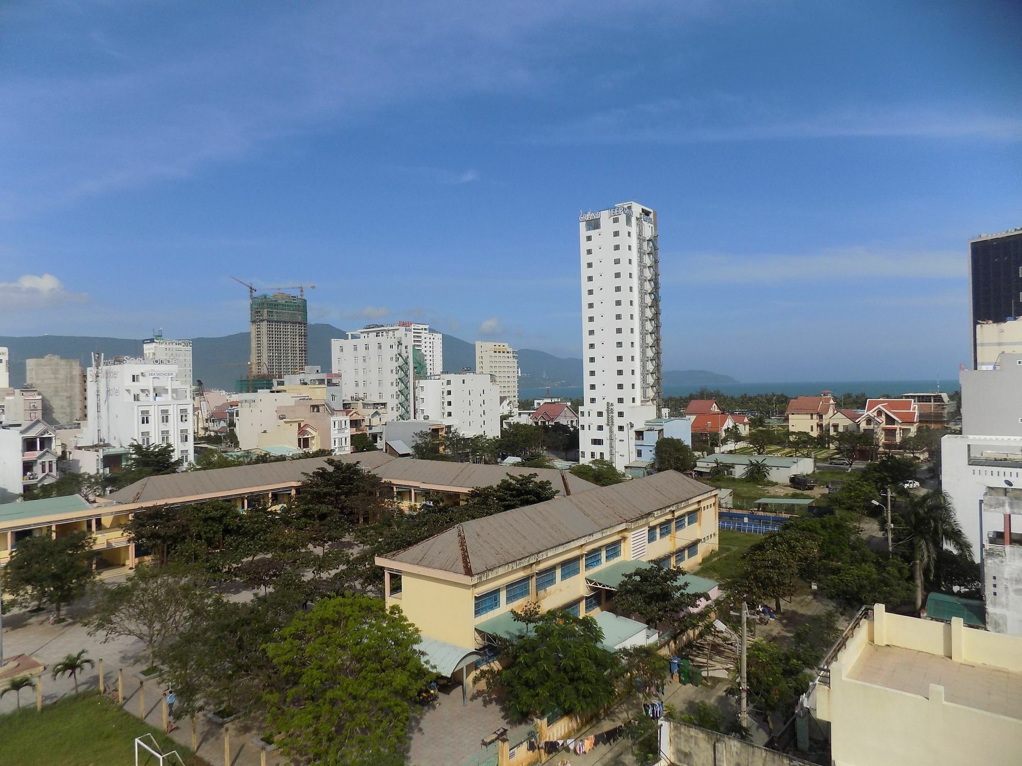 La Suite Hotel Danang Екстериор снимка